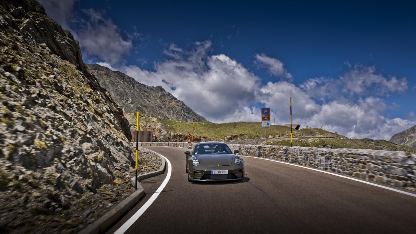 This GT3 Insists on a Manual | PCARMARKET